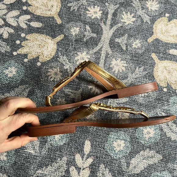 Lilly Pulitzer for Target Gold Pineapple Thong Sandal Flip Flops - Picture 4 of 8